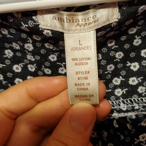 Womens floral sleeveless top with jeweled buttons - Picture 5 of 5